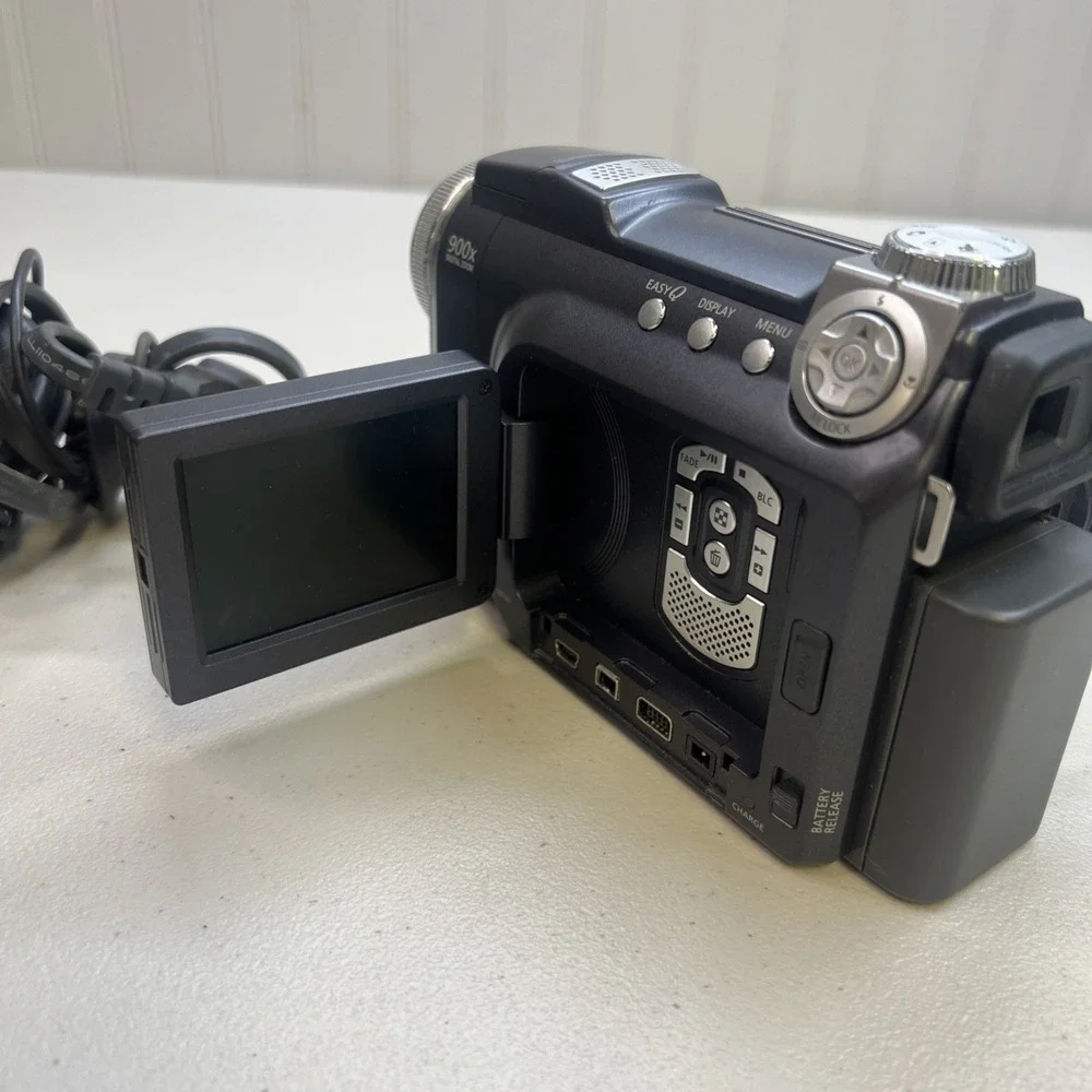 Samsung 4MP Camcorder SCD6040 ~For Parts Or Repair